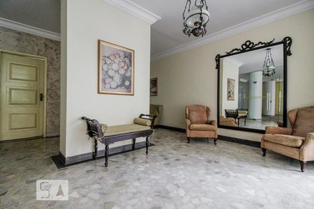 Apartamento à venda com 220m², 3 quartos e 2 vagasHall social