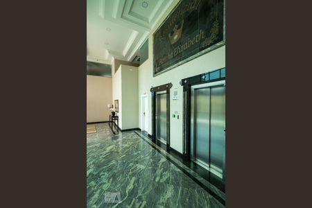 Apartamento à venda com 142m², 3 quartos e 2 vagas Apartamento à venda com 142m², 3 quartos e 2 vagasHall de Entrada