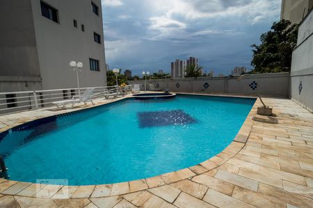 Apartamento à venda com 142m², 3 quartos e 2 vagas Apartamento à venda com 142m², 3 quartos e 2 vagasÁrea comum - Piscina