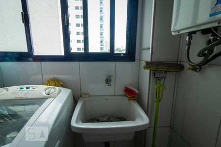 Apartamento à venda com 142m², 3 quartos e 2 vagas Apartamento à venda com 142m², 3 quartos e 2 vagasÁrea de Serviço