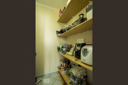 Apartamento à venda com 142m², 3 quartos e 2 vagas Apartamento à venda com 142m², 3 quartos e 2 vagasQuarto de Serviço