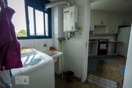 Apartamento à venda com 142m², 3 quartos e 2 vagas Apartamento à venda com 142m², 3 quartos e 2 vagasÁrea de Serviço