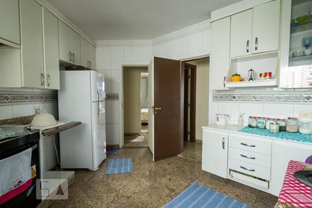 Apartamento à venda com 142m², 3 quartos e 2 vagas Apartamento à venda com 142m², 3 quartos e 2 vagasCozinha - Armários