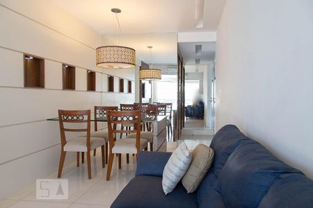 Sala de apartamento para alugar com 3 quartos, 80m² em Barra da Tijuca, Rio de Janeiro