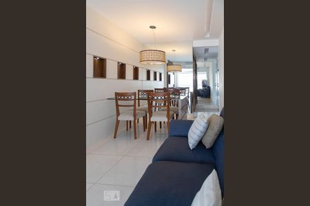 Sala de apartamento para alugar com 3 quartos, 80m² em Barra da Tijuca, Rio de Janeiro
