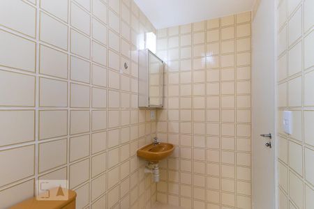 Banheiro de kitnet/studio para alugar com 1 quarto, 38m² em Botafogo, Campinas