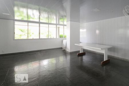 Apartamento à venda com 76m², 2 quartos e 1 vagaÁrea comum