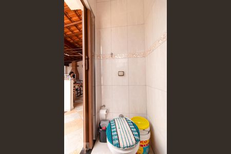 Casa à venda com 288m², 3 quartos e 2 vagasBanheiro de serviço