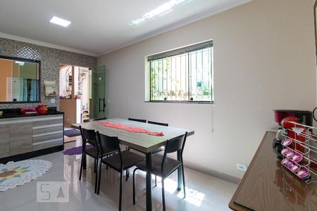 Casa para alugar com 250m², 3 quartos e 2 vagasCozinha