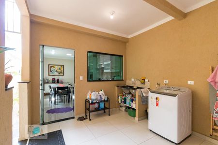 Casa para alugar com 250m², 3 quartos e 2 vagasÁrea de serviço