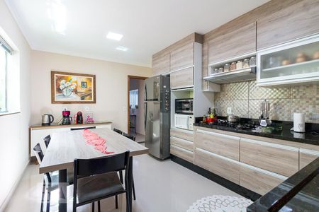 Casa para alugar com 250m², 3 quartos e 2 vagasCozinha