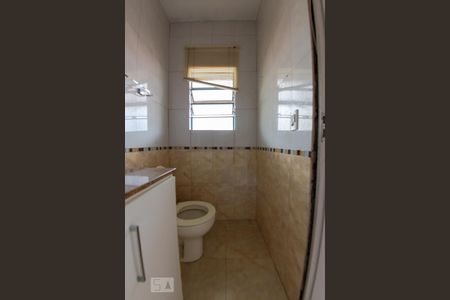 Banheiro de apartamento para alugar com 1 quarto, 50m² em Sarandi, Porto Alegre