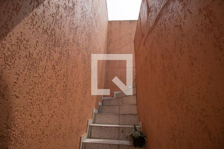 Casa à venda com 268m², 4 quartos e 4 vagasEscada