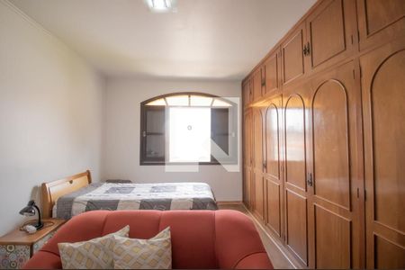 Casa à venda com 268m², 4 quartos e 4 vagasQuarto 2