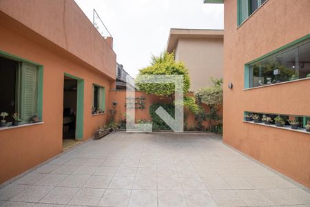 Casa à venda com 268m², 4 quartos e 4 vagasQuintal