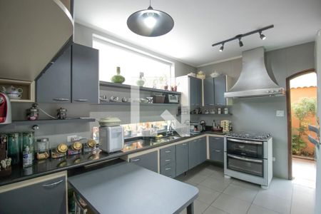 Casa à venda com 268m², 4 quartos e 4 vagasCozinha
