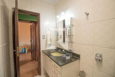 Casa à venda com 268m², 4 quartos e 4 vagasBanheiro 1