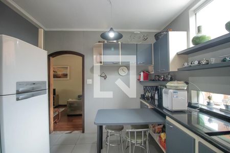 Casa à venda com 268m², 4 quartos e 4 vagasCozinha