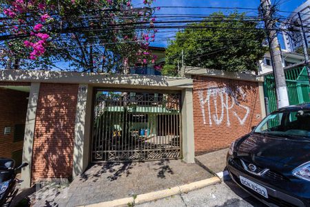 Casa para alugar com 545m², 5 quartos e 6 vagasFachada