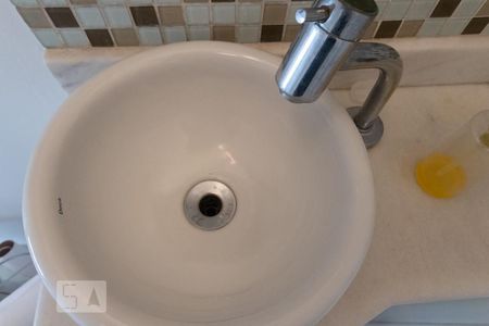 Casa à venda com 350m², 4 quartos e 5 vagas Casa à venda com 350m², 4 quartos e 5 vagasBanheiro