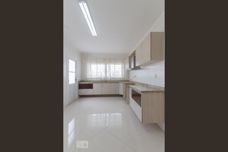 Casa à venda com 350m², 4 quartos e 5 vagas Casa à venda com 350m², 4 quartos e 5 vagasCozinha