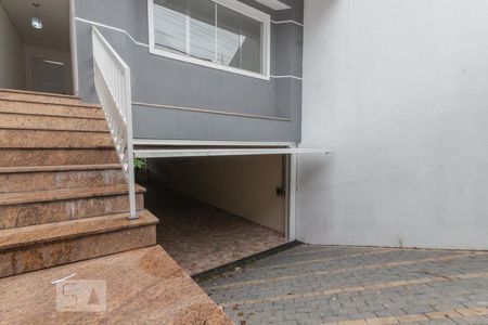 Casa à venda com 350m², 4 quartos e 5 vagas Casa à venda com 350m², 4 quartos e 5 vagasHall de Entrada