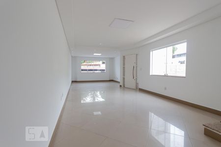 Sala de casa à venda com 4 quartos, 350m² em Vila Maria Alta, São Paulo