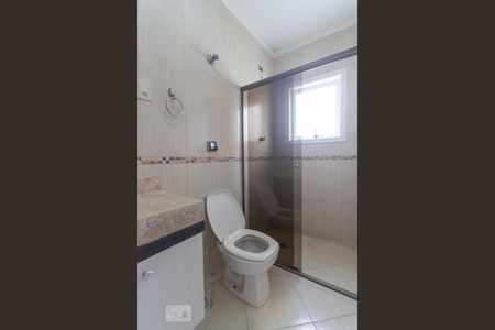 Casa à venda com 350m², 4 quartos e 5 vagas Casa à venda com 350m², 4 quartos e 5 vagasBanheiro da Suíte 2