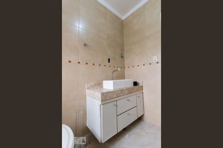 Casa à venda com 350m², 4 quartos e 5 vagas Casa à venda com 350m², 4 quartos e 5 vagasBanheiro da Suíte 1