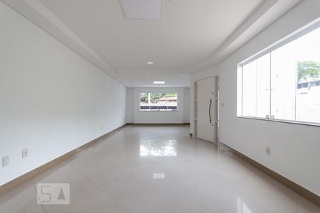 Sala de casa à venda com 4 quartos, 350m² em Vila Maria Alta, São Paulo