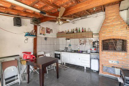 Casa à venda com 172m², 3 quartos e 4 vagasChurrasqueira