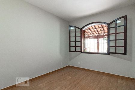 Suíte de casa à venda com 3 quartos, 150m² em Ipiranga, Belo Horizonte