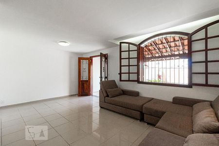Sala de casa à venda com 3 quartos, 150m² em Ipiranga, Belo Horizonte