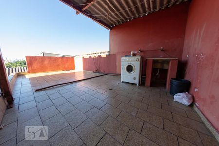 Casa à venda com 168m², 3 quartos e 2 vagasÁrea de Serviço
