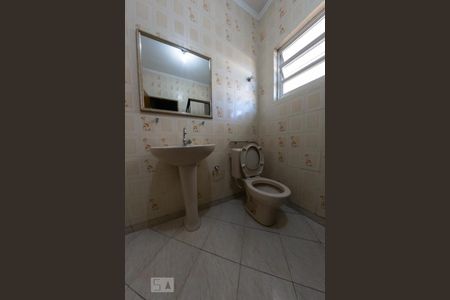 Casa à venda com 168m², 3 quartos e 2 vagasBanheiro 1