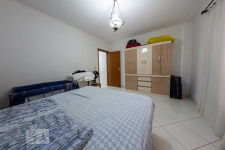 Casa à venda com 168m², 3 quartos e 2 vagasBanheiro do Quarto 1