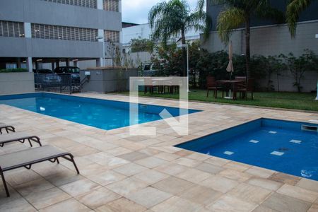 Apartamento à venda com 62m², 2 quartos e 1 vaga Apartamento à venda com 62m², 2 quartos e 1 vagaÁrea comum - Piscina