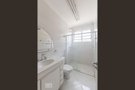 Casa à venda com 180m², 4 quartos e 2 vagas Casa à venda com 180m², 4 quartos e 2 vagasBanheiro Suite 3