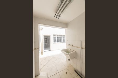 Casa à venda com 180m², 4 quartos e 2 vagas Casa à venda com 180m², 4 quartos e 2 vagasÁrea de Serviço