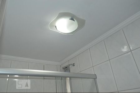 Banheiro de apartamento à venda com 2 quartos, 58m² em Vila Mazzei, São Paulo