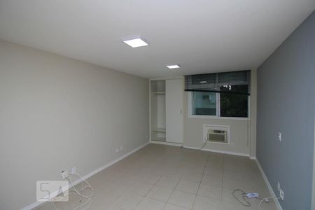 Sala/Quarto de kitnet/studio para alugar com 1 quarto, 34m² em Centro, Rio de Janeiro
