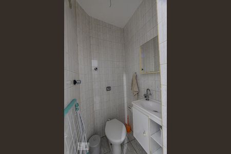 Casa à venda com 130m², 2 quartos e 1 vagaBanheiro