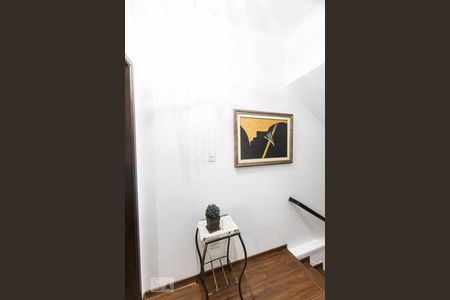 Corredor de casa à venda com 2 quartos, 130m² em Vila Bertioga, São Paulo