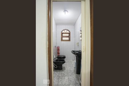 Casa à venda com 120m², 3 quartos e 2 vagasBanheiro