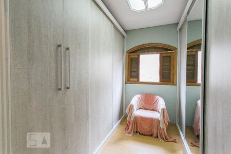 Casa à venda com 210m², 3 quartos e 4 vagasSuíte