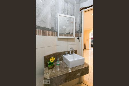 Casa à venda com 210m², 3 quartos e 4 vagasLavabo