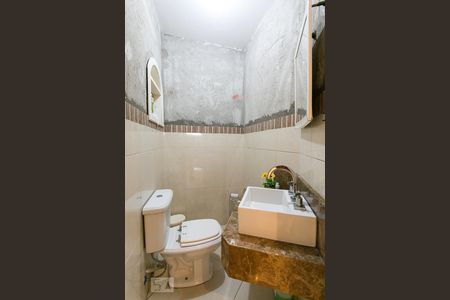 Casa à venda com 210m², 3 quartos e 4 vagasLavabo