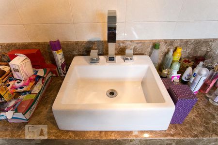 Casa à venda com 210m², 3 quartos e 4 vagasBanheiro da Suíte