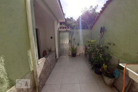 Casa à venda com 84m², 2 quartos e sem vaga Casa à venda com 84m², 2 quartos e sem vagaVaranda