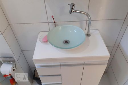 Casa à venda com 84m², 2 quartos e sem vaga Casa à venda com 84m², 2 quartos e sem vagaBanheiro Social